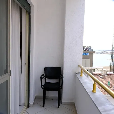 Sea View Family